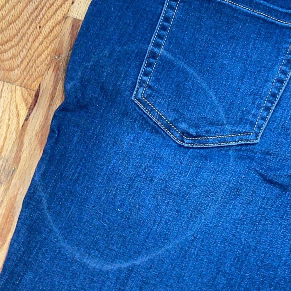 NEW Lane Bryant Dark Blue Jean  Signature Fit Denim Bermuda Short - Dark Wash 14